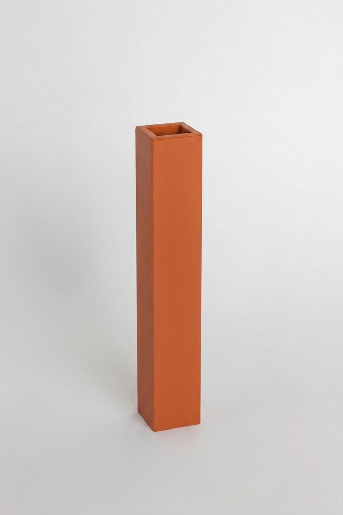 Geelli I Vasi magas váza terracotta színben.